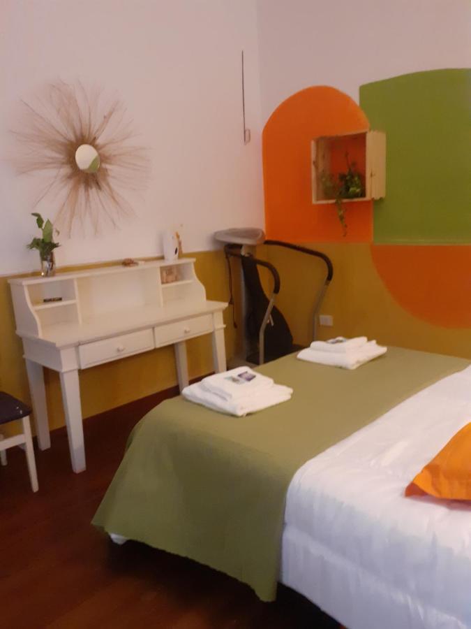 Habitación En Peatonal Mes De Noviembre 4000 Pesos La Noche